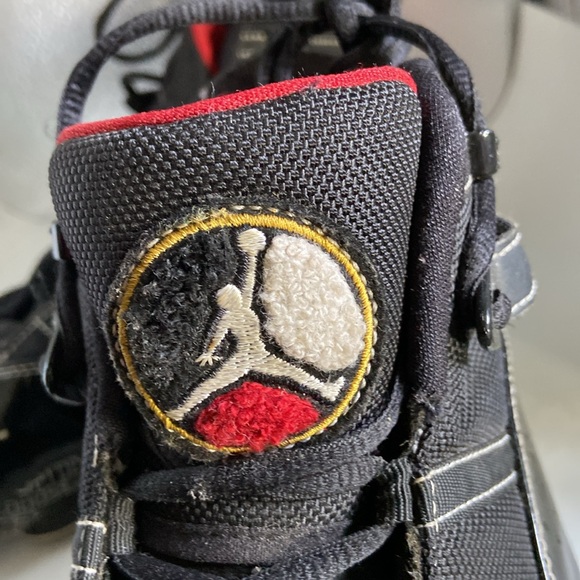 Air Jordan sneakers lightly used black on black red liner sz 10.5 - Picture 5 of 10